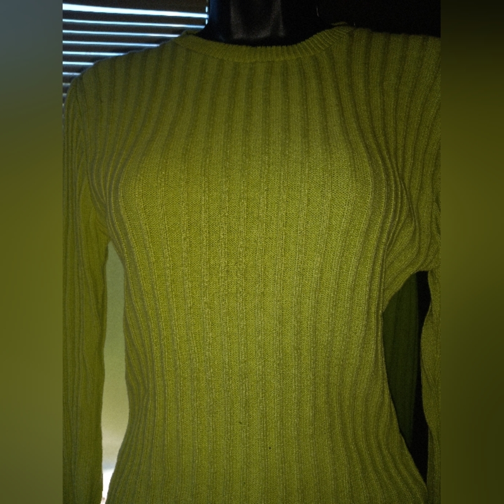 Light Green Long Sleeve Sweater - Picture 3 of 4